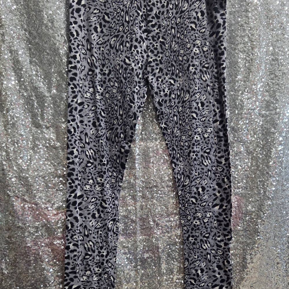 Active Basic Black and Gray Leopard Print Leggings